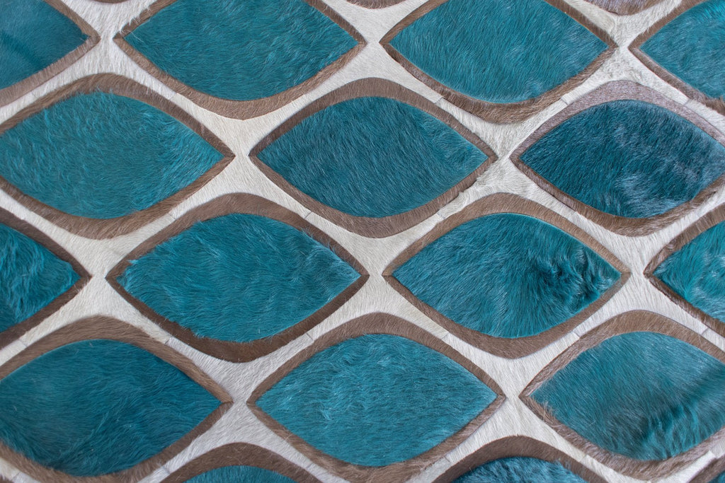 Flaunt / Hide Rug / 15336