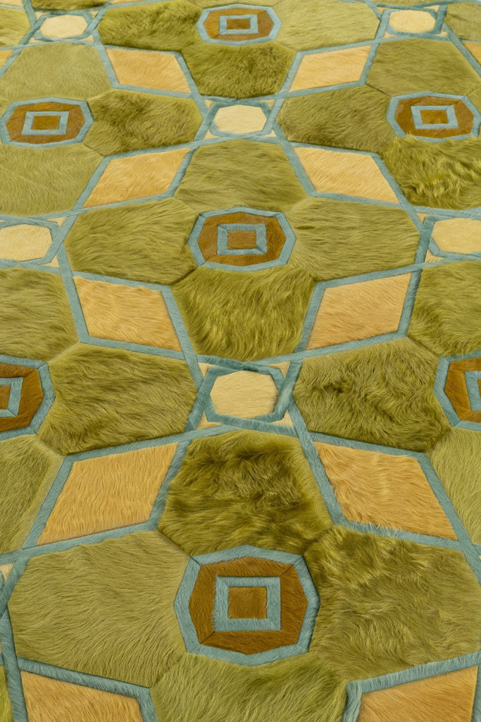 Guinevere / Hide Rug / 13879