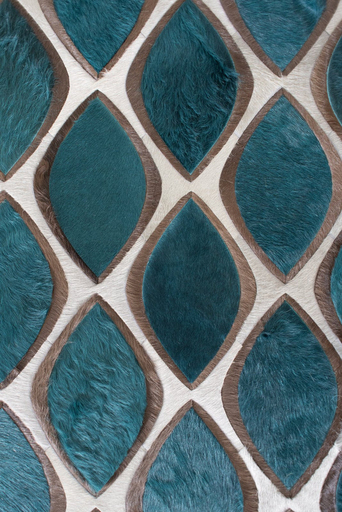Flaunt / Hide Rug / 15336