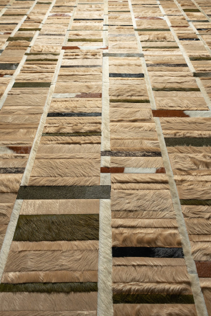 Four Seasons / Hide Rug / 14677