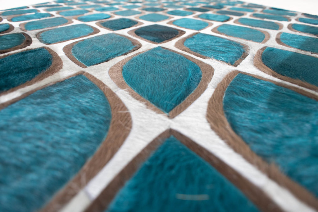 Flaunt / Hide Rug / 15336