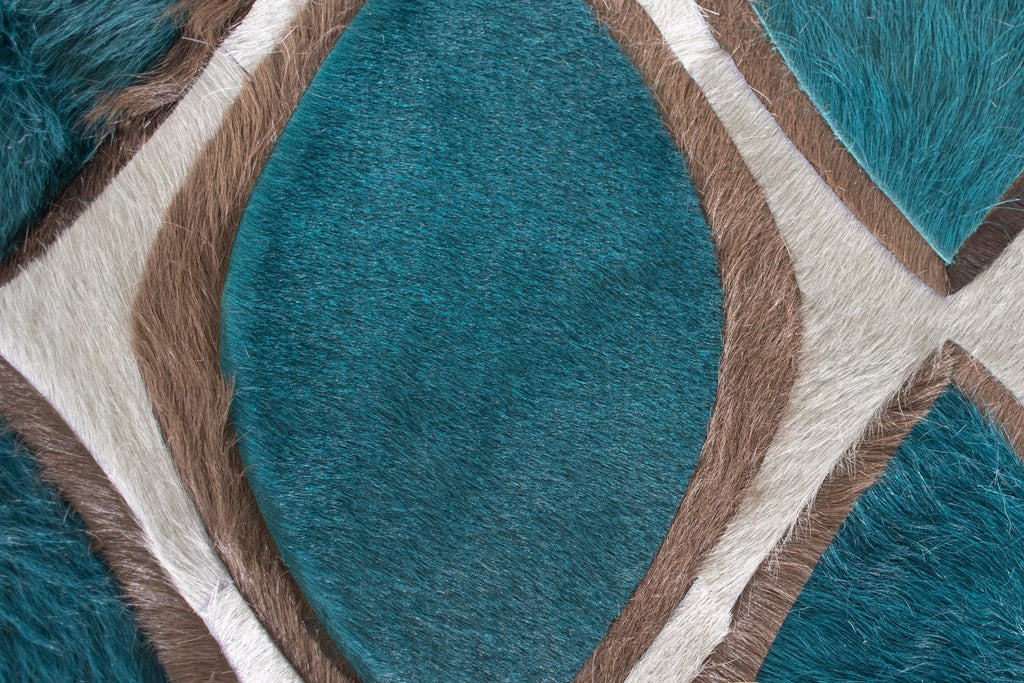 Flaunt / Hide Rug / 15336