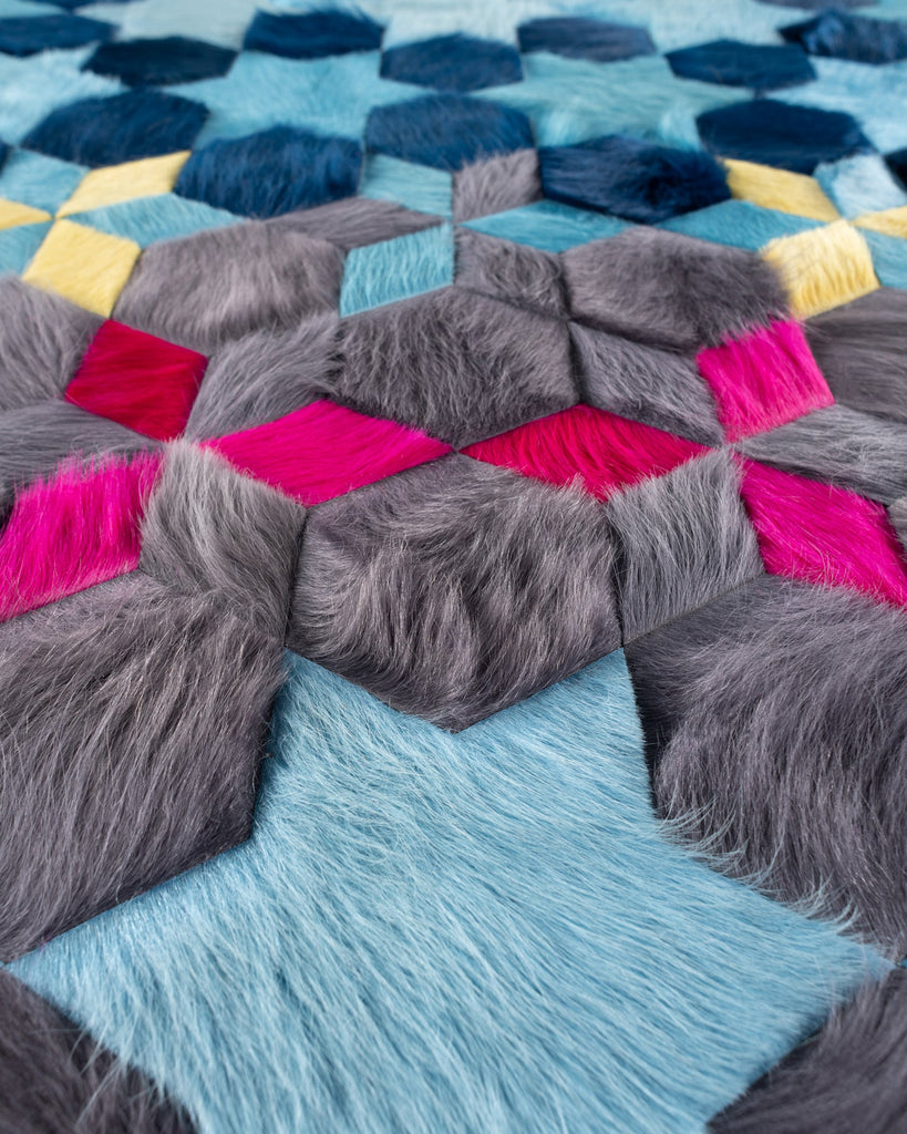 Carousel / Hide Rug / 19194
