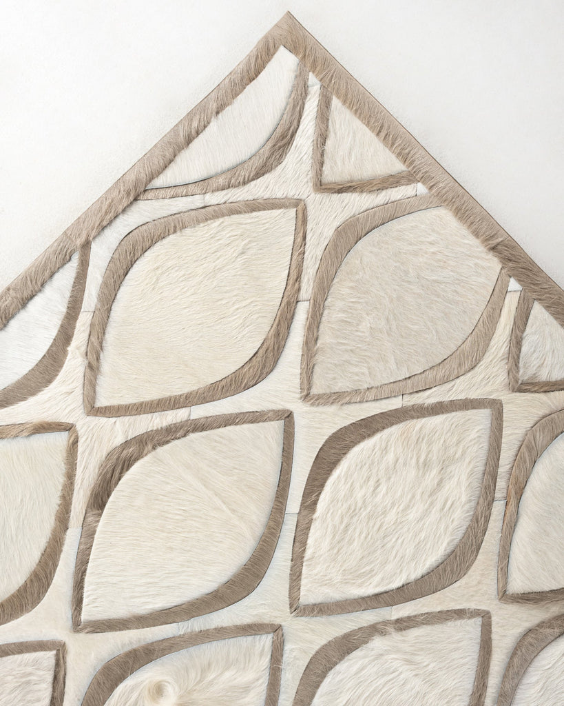 Flaunt / Hide Rug / 18163