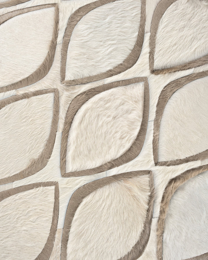 Flaunt / Hide Rug / 18163