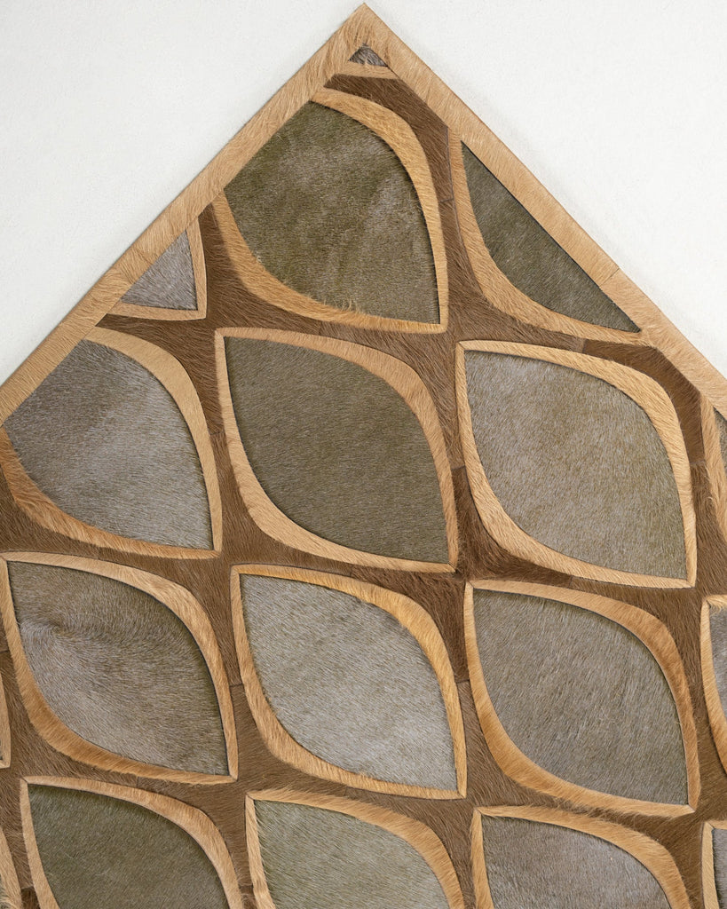 Flaunt / Hide Rug / 19312