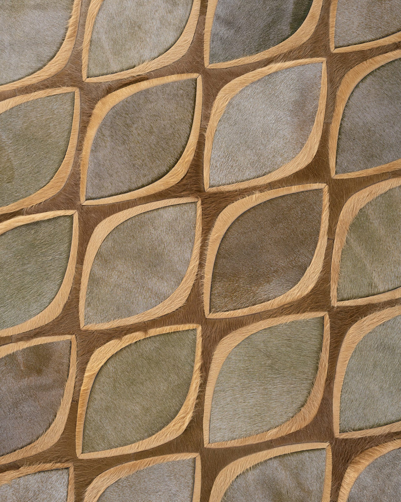 Flaunt / Hide Rug / 19312