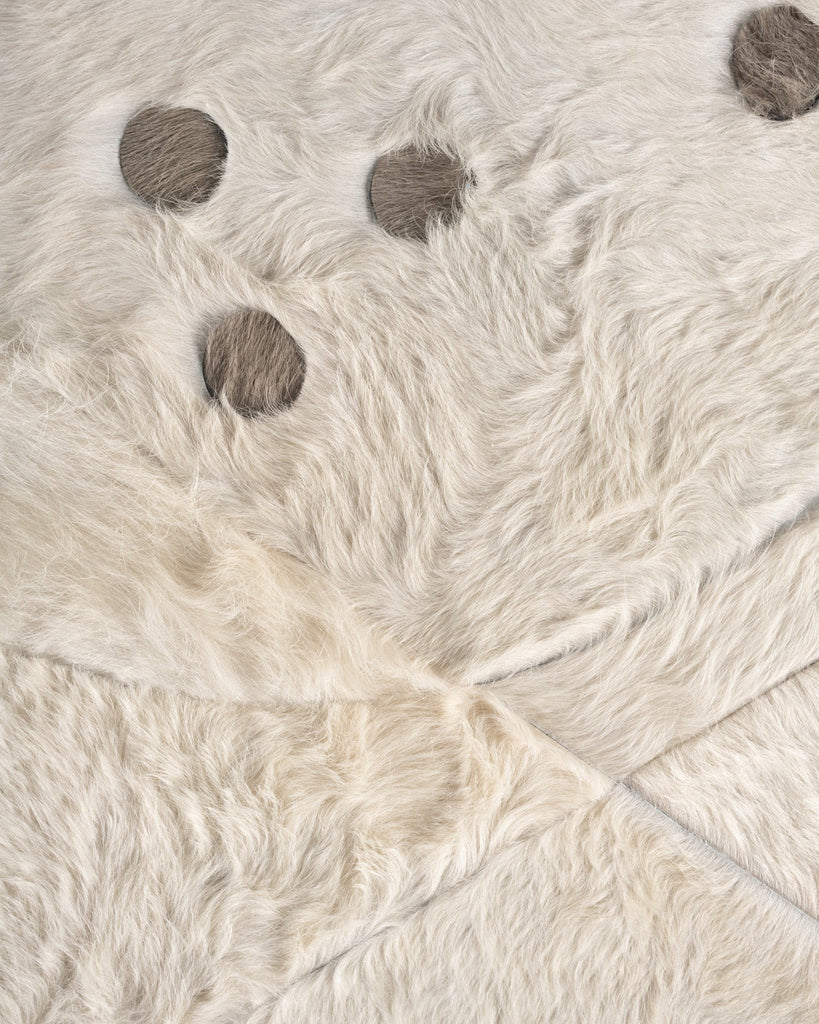Rise / Hide Rug / 19654
