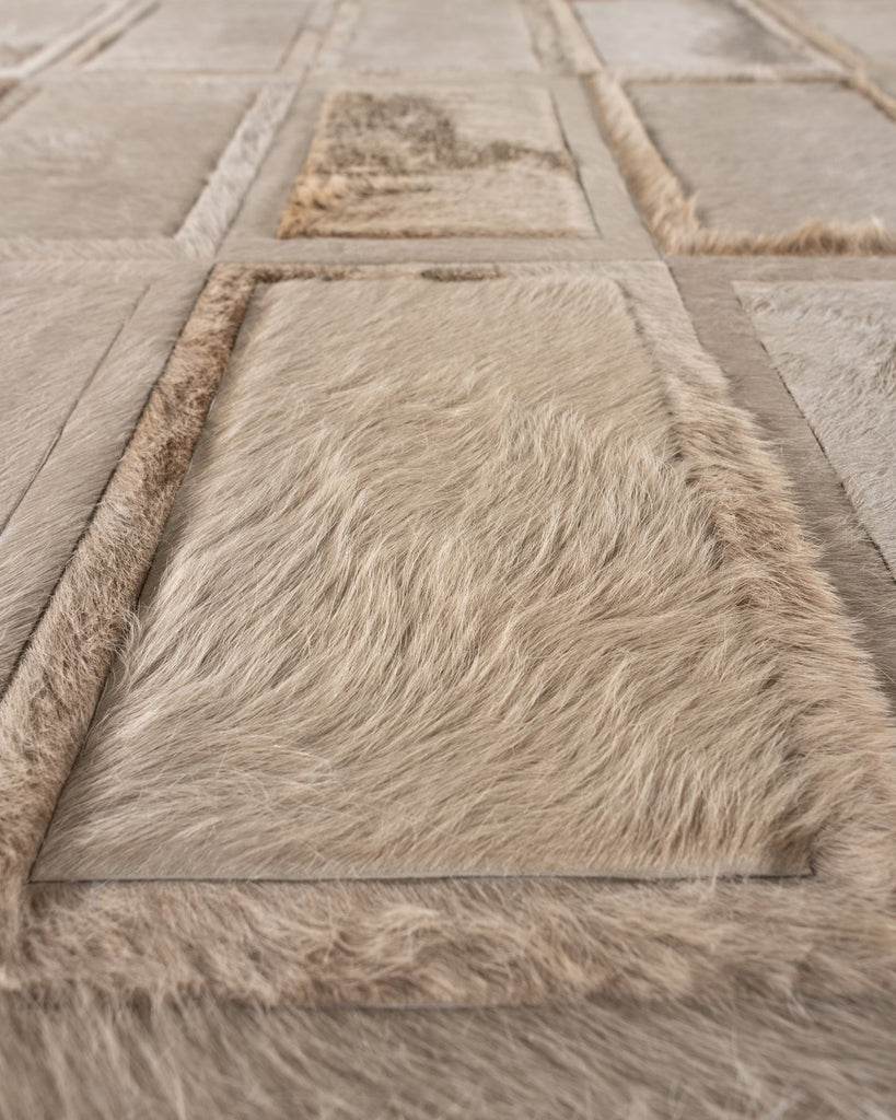 Promenade / Hide Rug / 19635