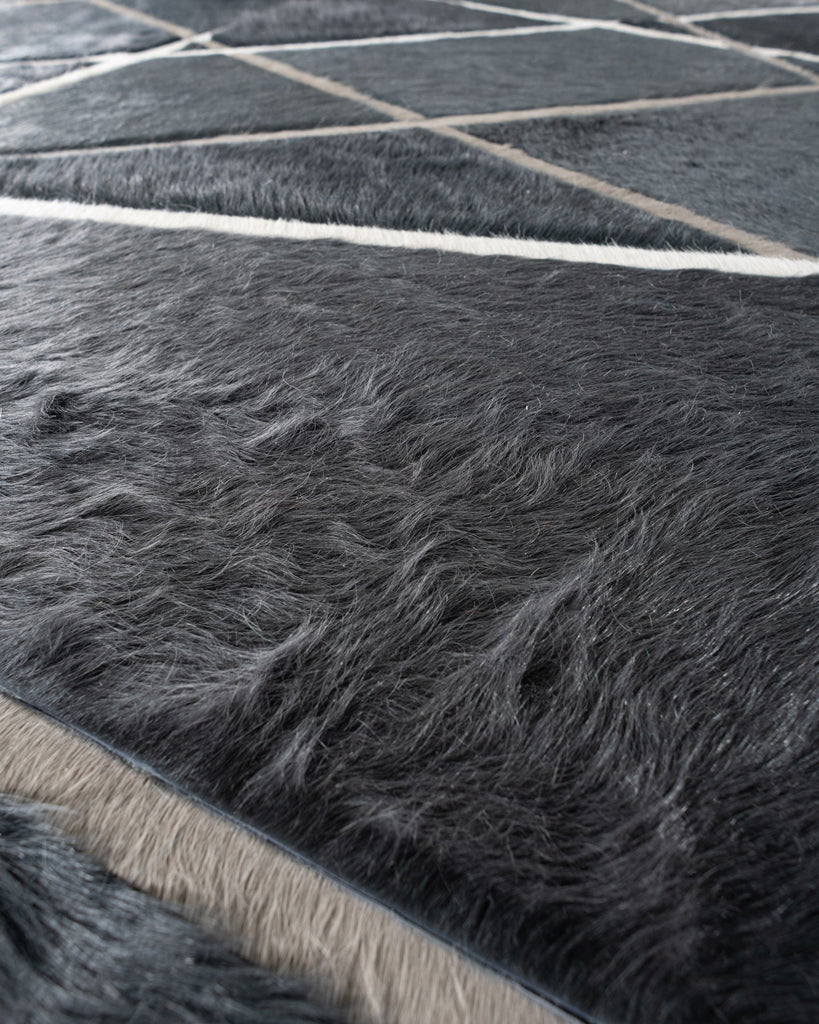 Runway / Hide Rug / 12355