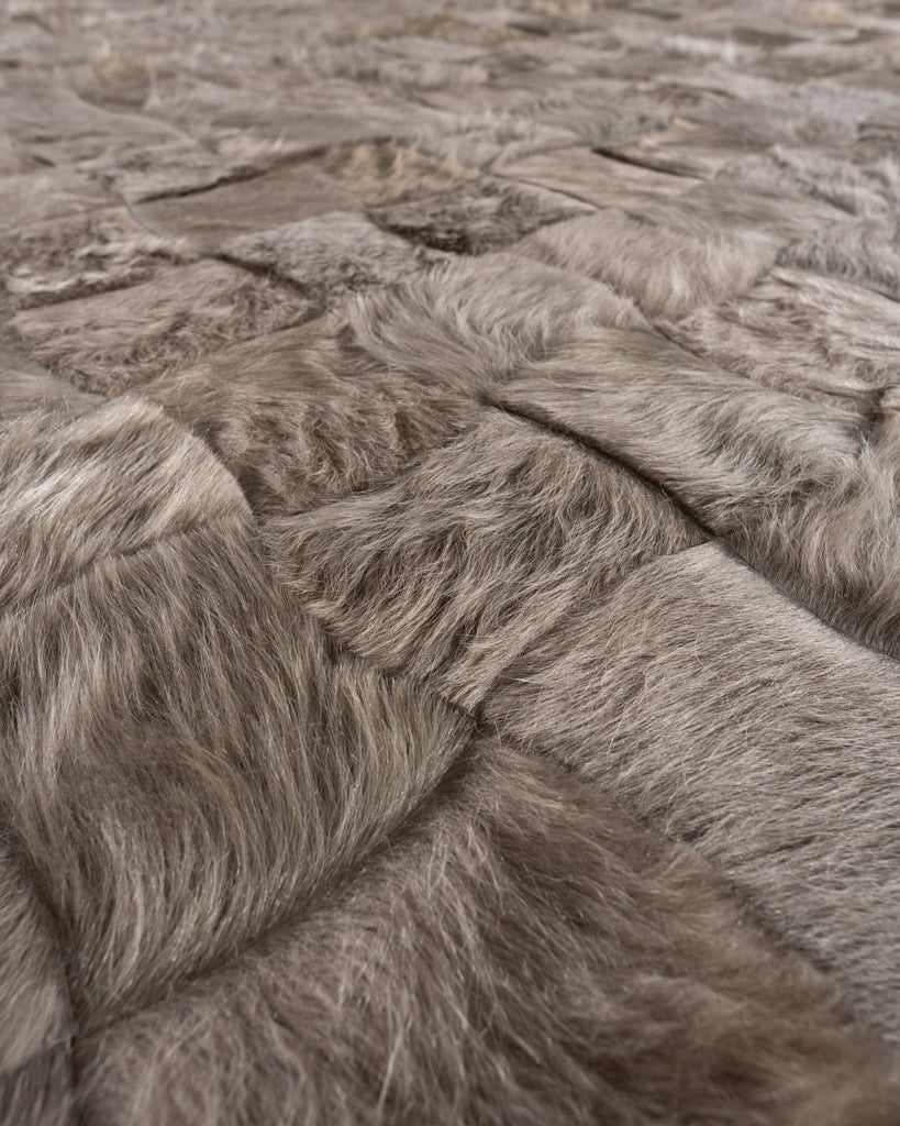Mot / Hide Rug / 17453