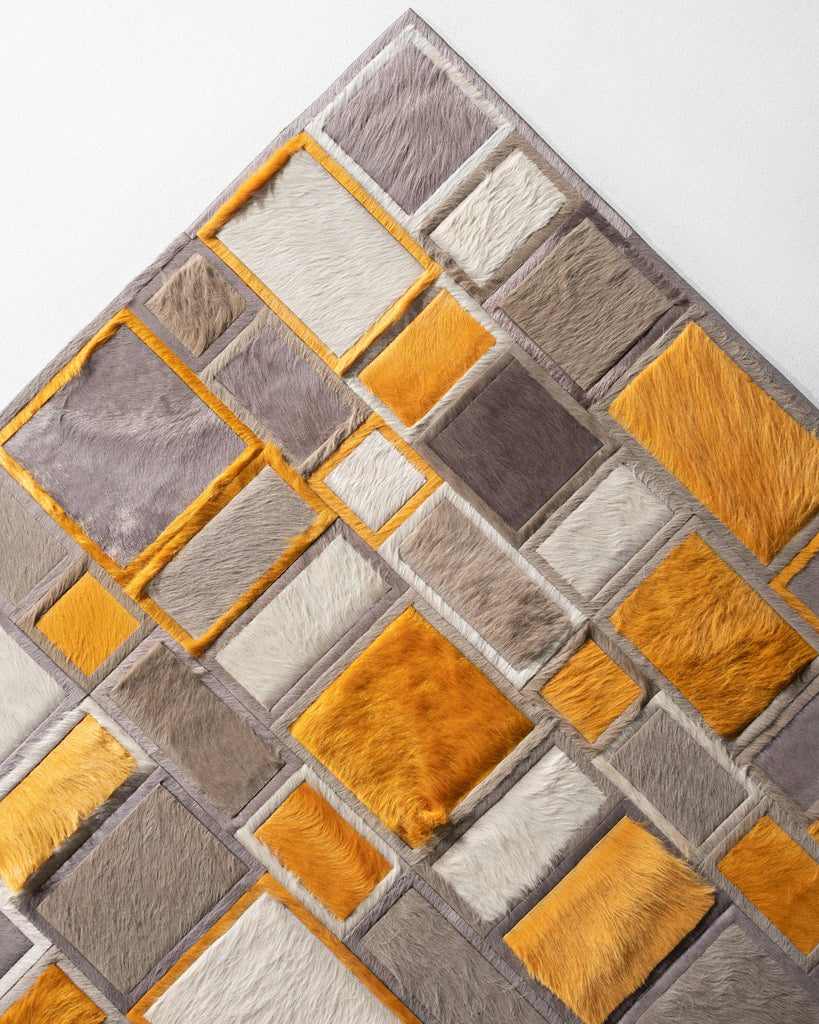 Confusion / Hide Rug / 19065