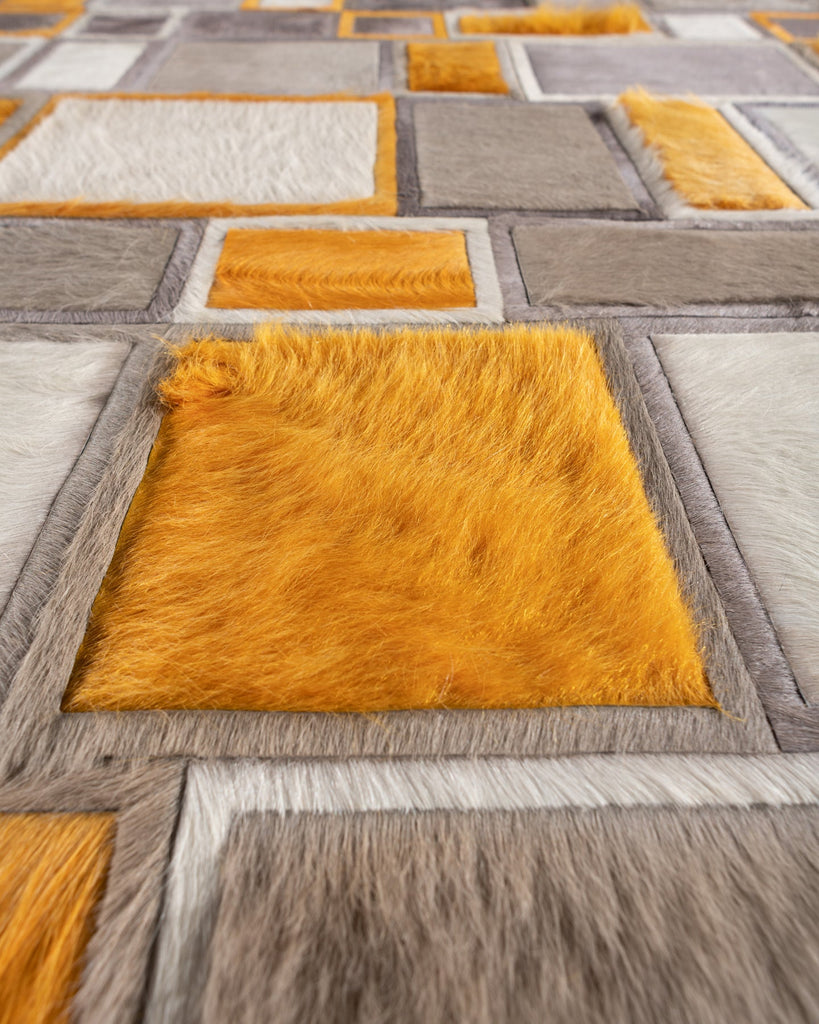 Confusion / Hide Rug / 19065