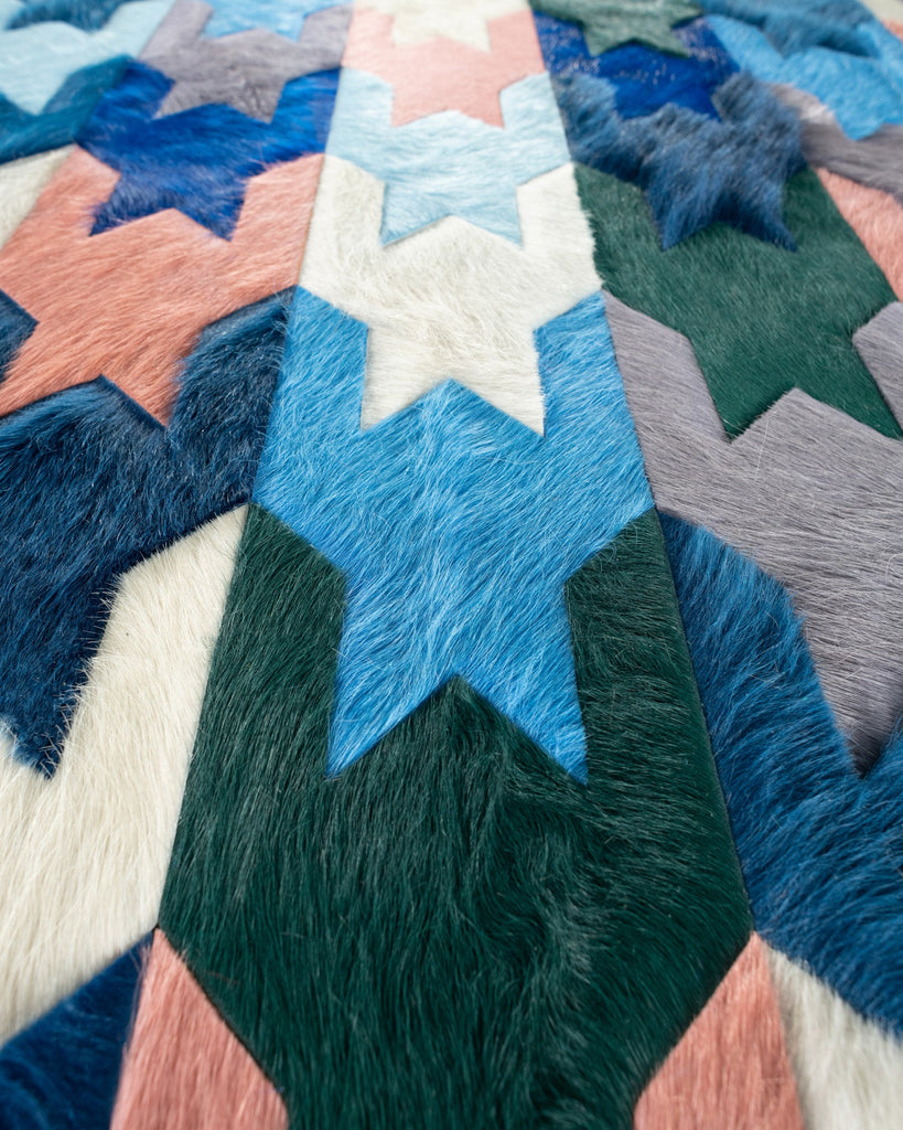 Black Dog / Hide Rug / 22588