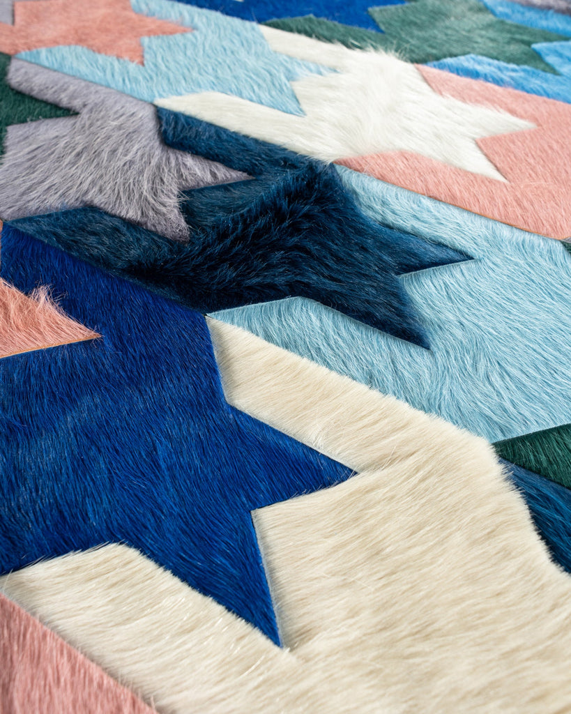 Black Dog / Hide Rug / 22588