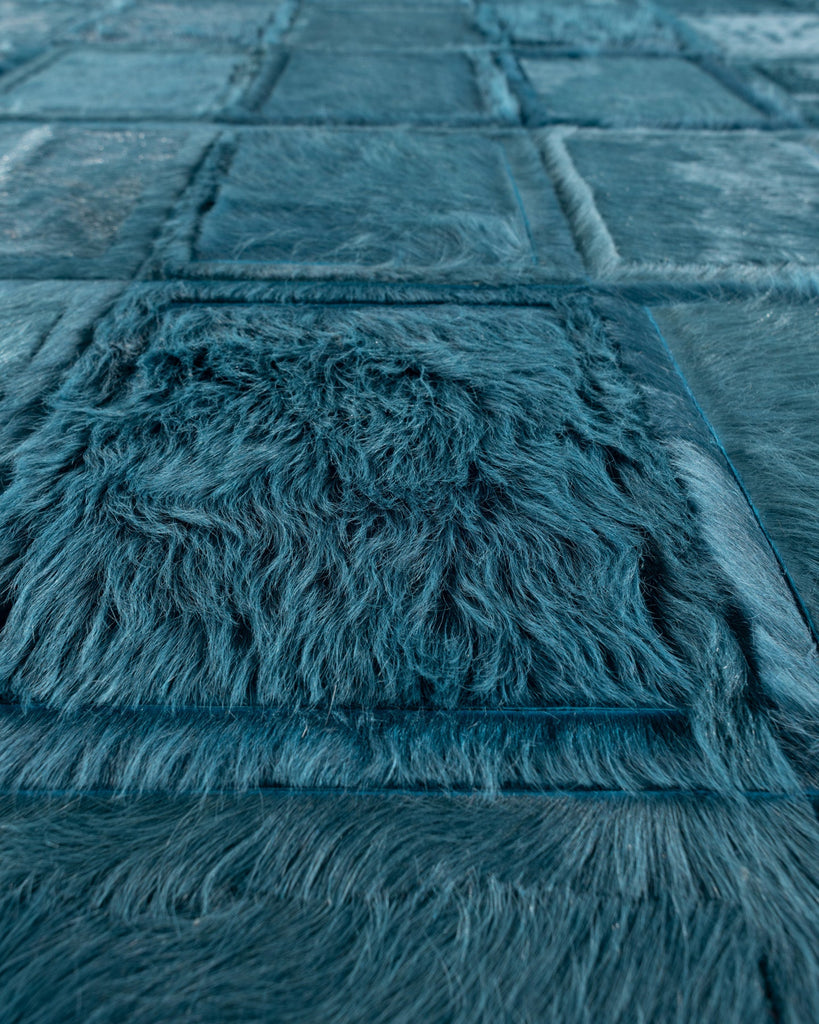 Promenade /  Hide Rug / 18296