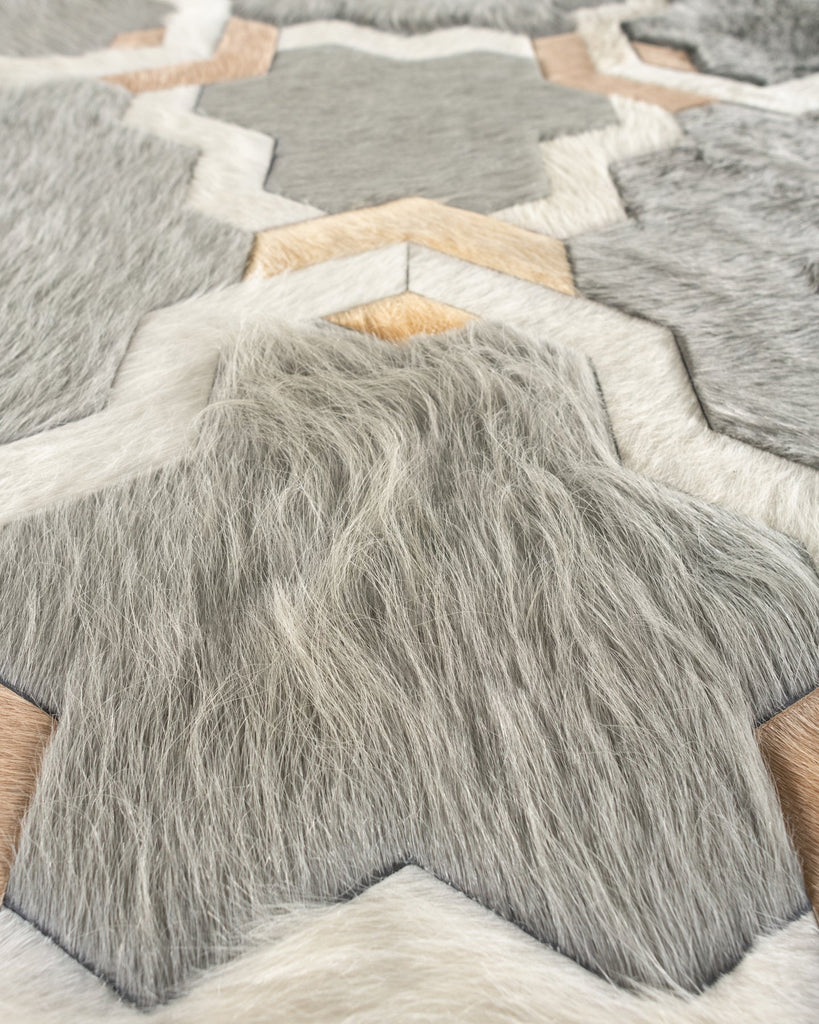 Lucy / Hide Rug / 21070