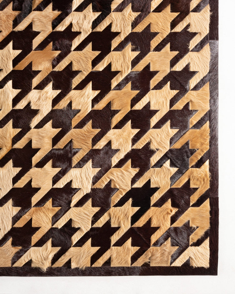 Black Dog / Hide Rug / 18625