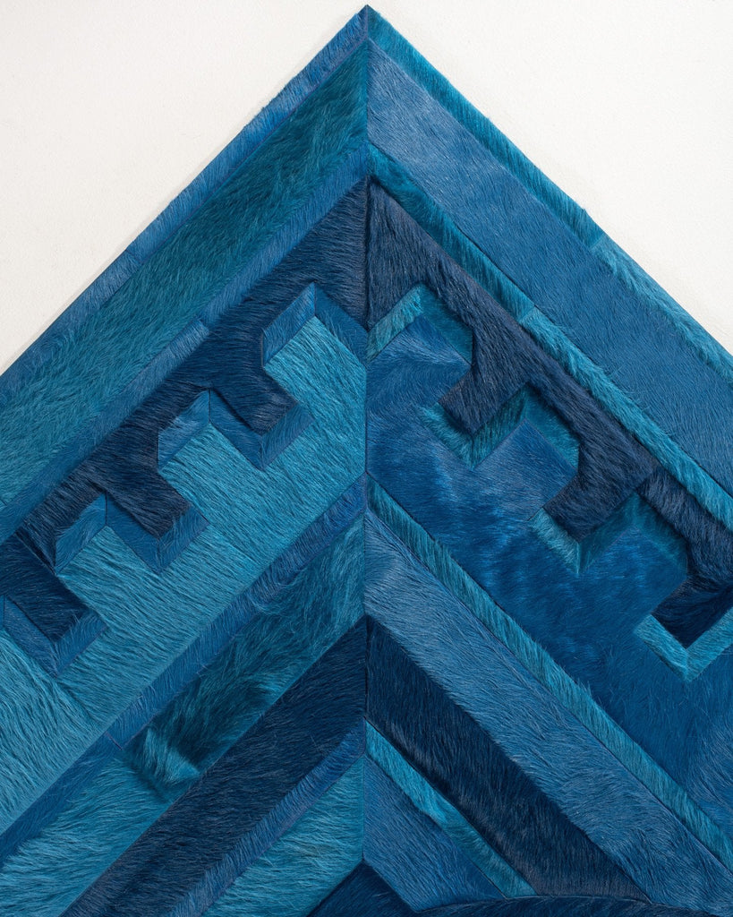 Moderne / Hide Rug / 15995