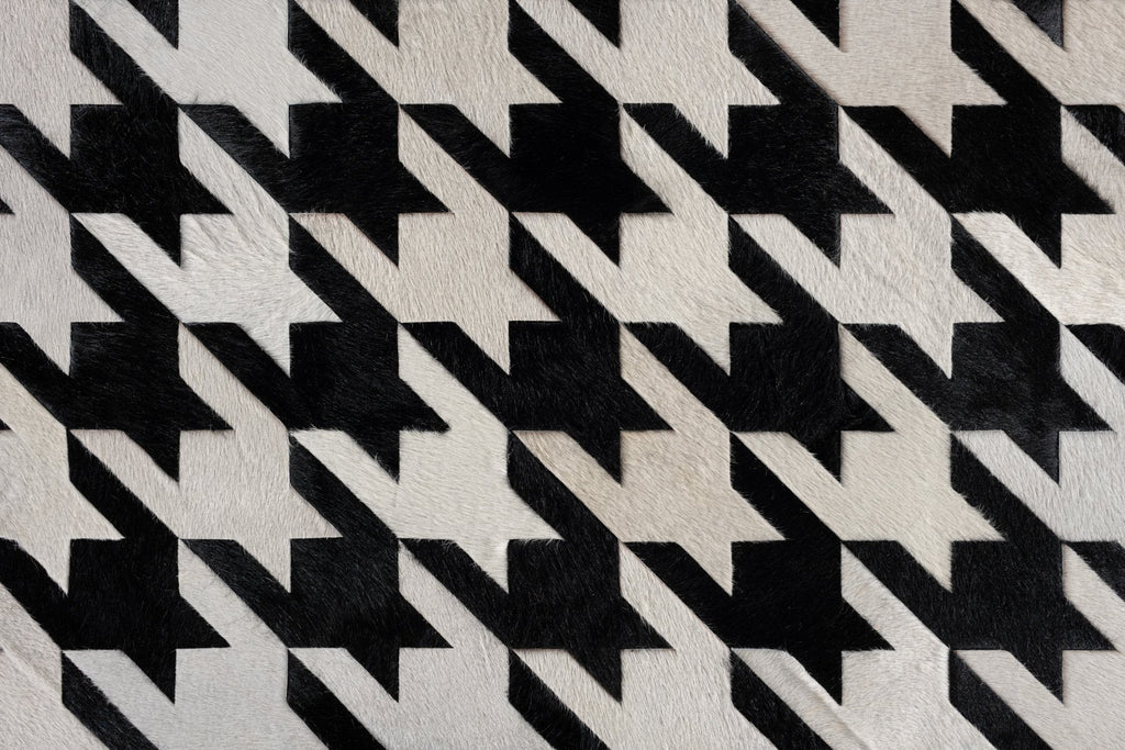 Black Dog / Hide Rug / 10938
