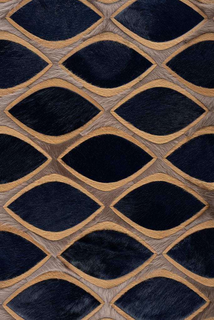 Flaunt / Hide Rug / 16377