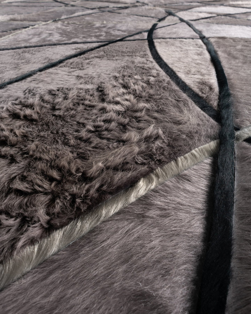 Silhouette / Hide Rug / 16803