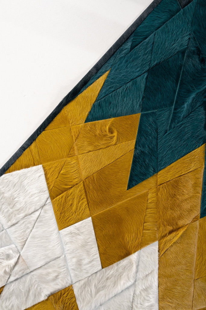 Upward / Hide Rug / 16090