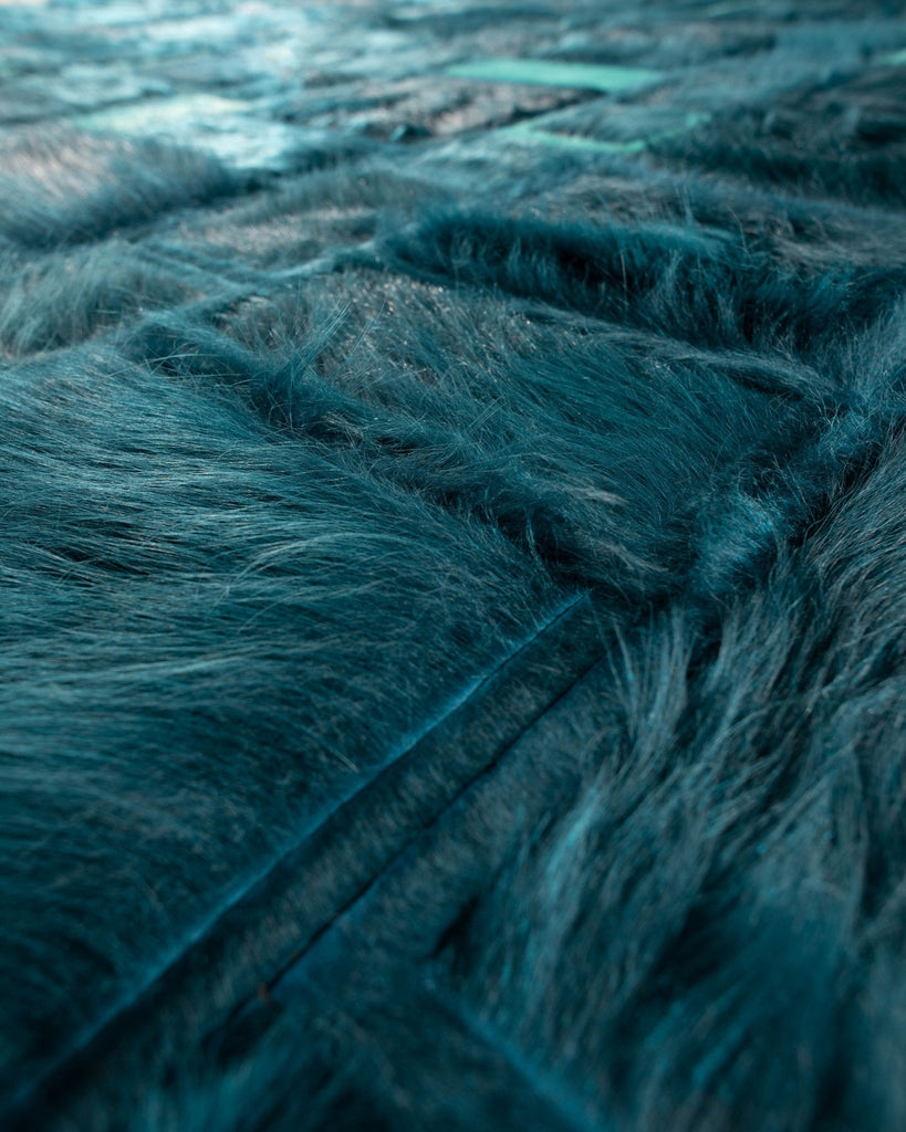 Confusion / Hide Rug / 10311