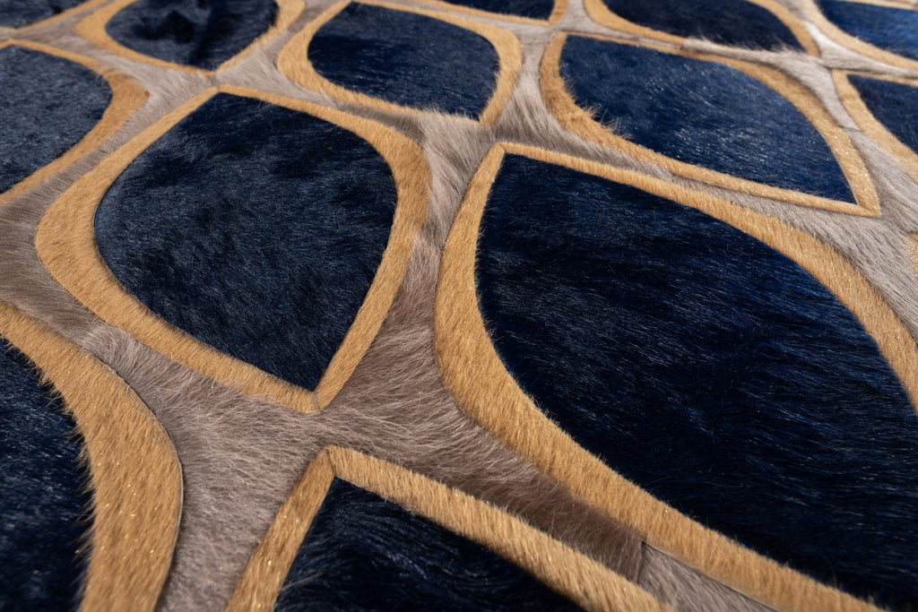 Flaunt / Hide Rug / 16377