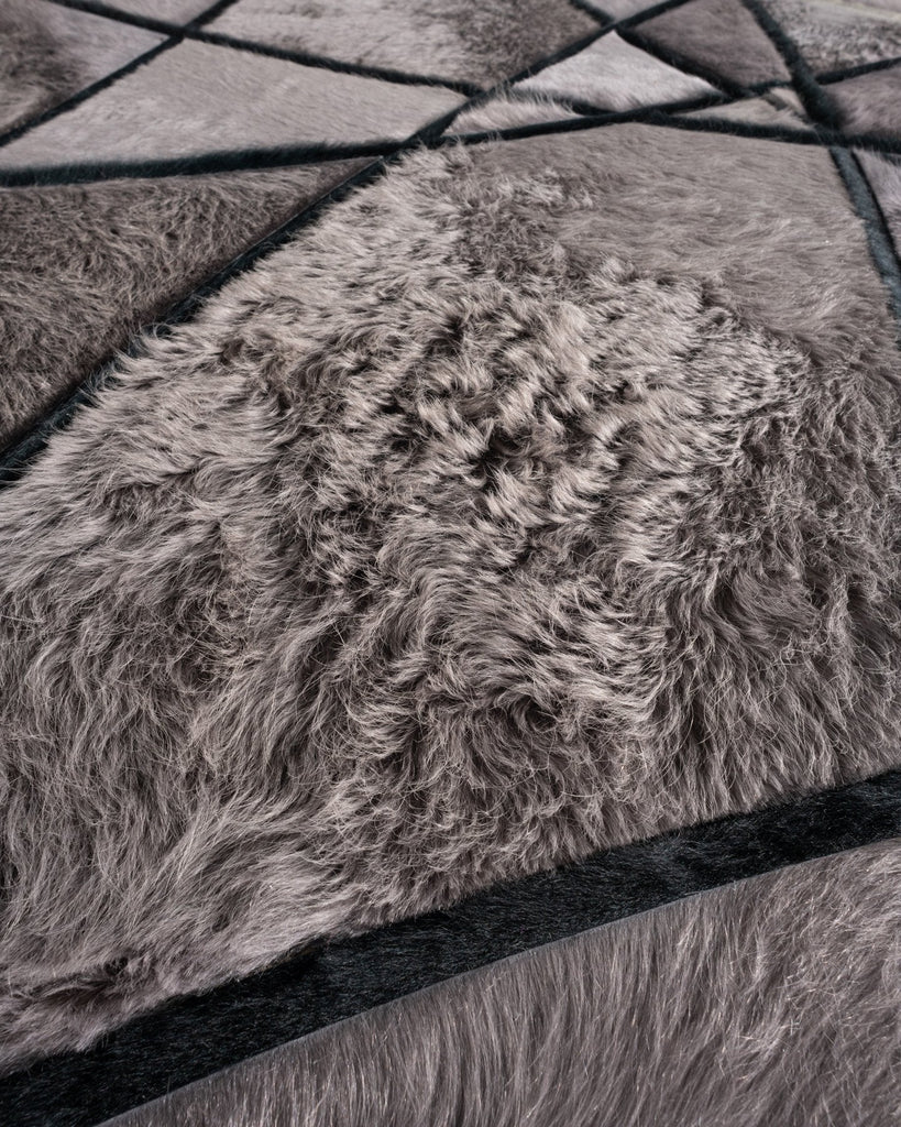 Silhouette / Hide Rug / 16803
