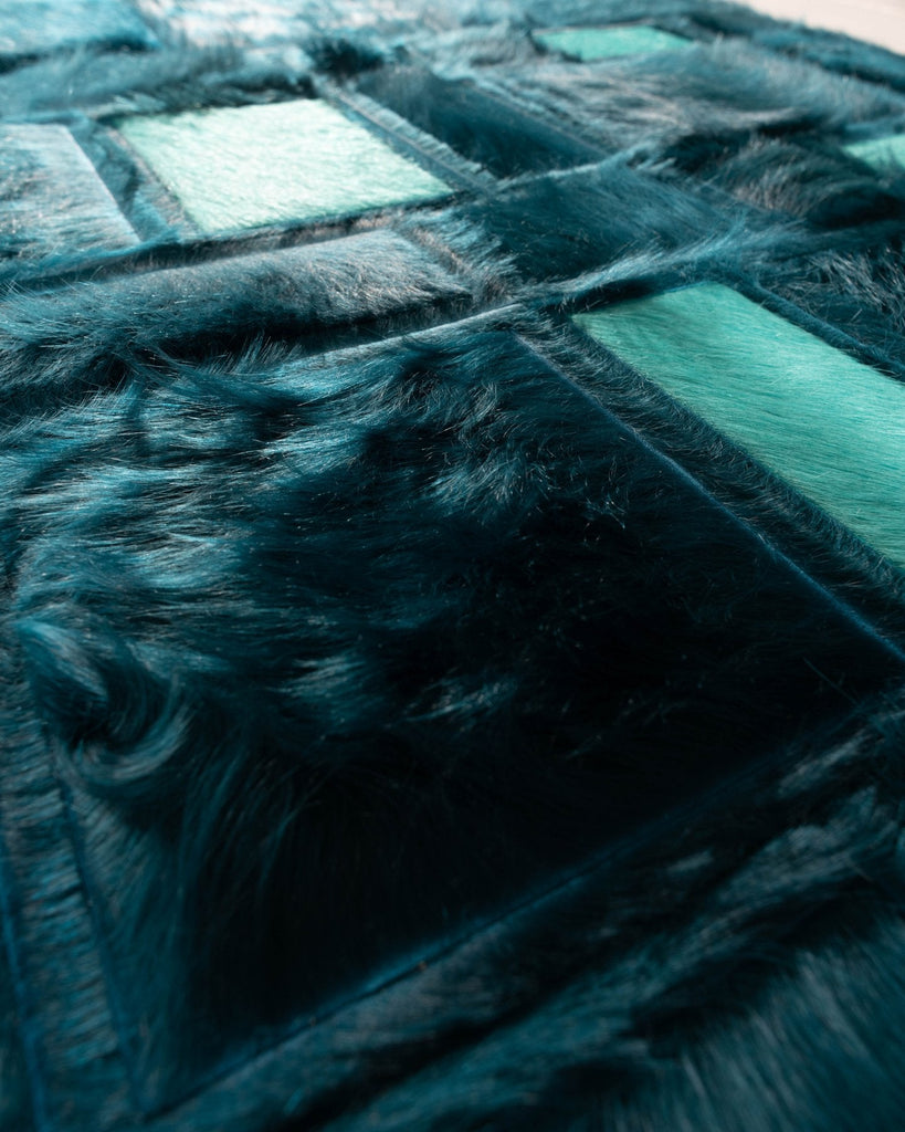 Confusion / Hide Rug / 10311