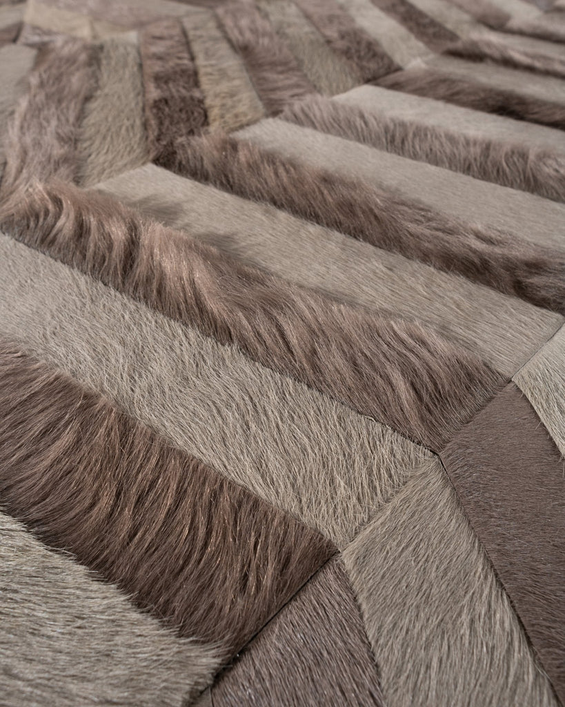 Rebel / Hide Rug / 16324