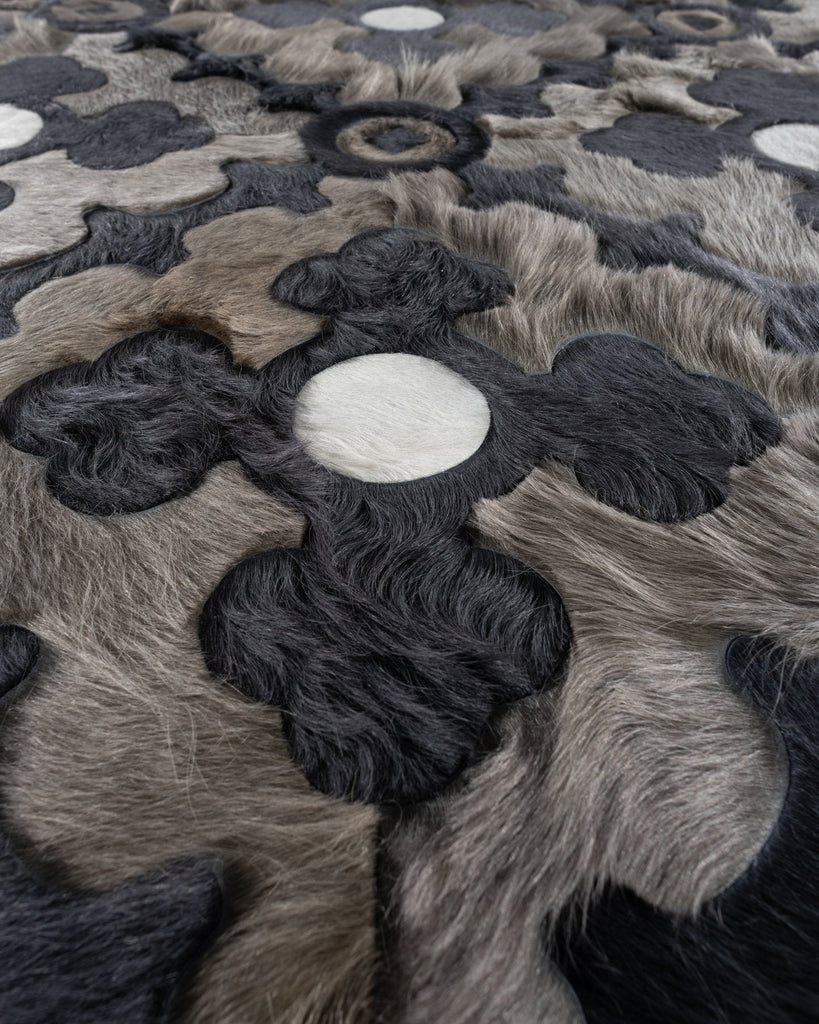 Empire / Hide Rug / 17361