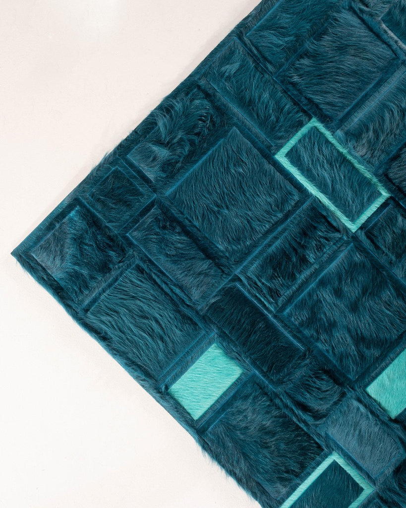 Confusion / Hide Rug / 10311