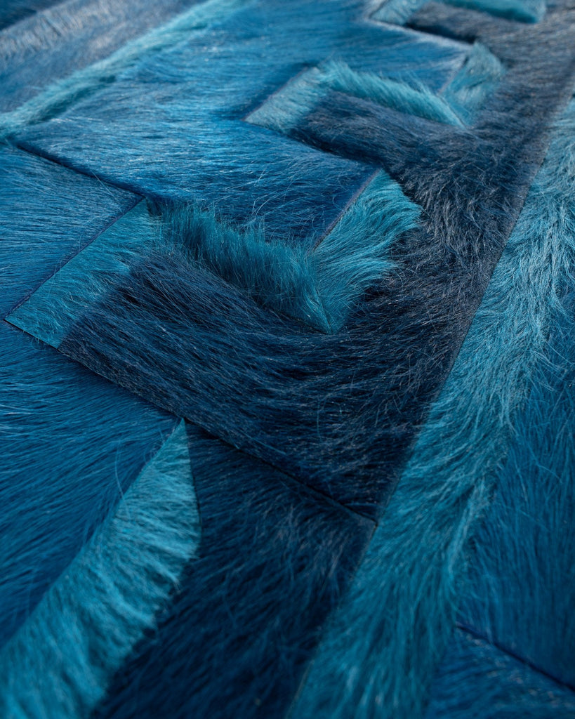 Moderne / Hide Rug / 15995