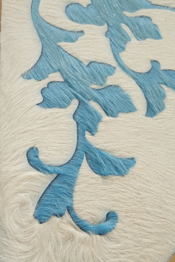 Savonnerie / Hide Rug / 13687