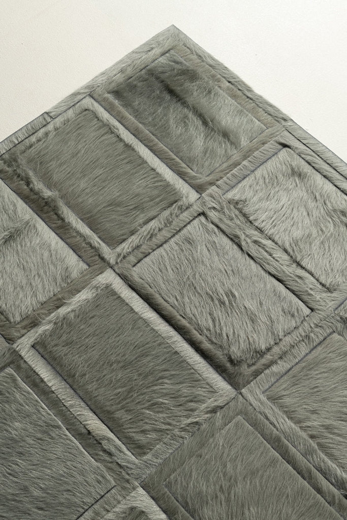 Promenade / Hide Rug / 14045