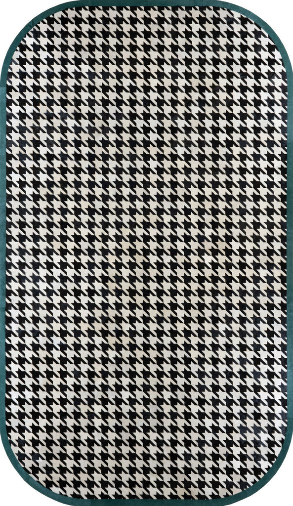 Black Dog / Hide Rug / 10938